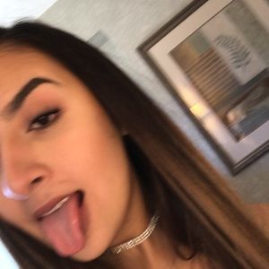 Meet your Posher, Liza